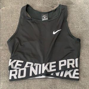 Nike top size Small